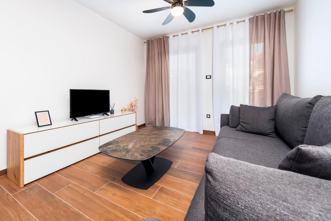 Apartments Sanja-New Renovated روفينج المظهر الخارجي الصورة