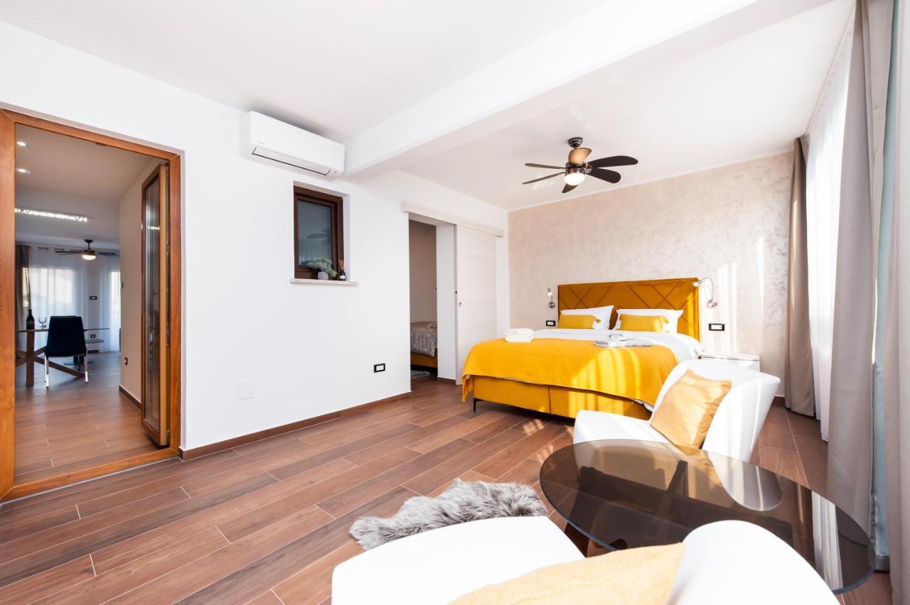 Apartments Sanja-New Renovated روفينج المظهر الخارجي الصورة