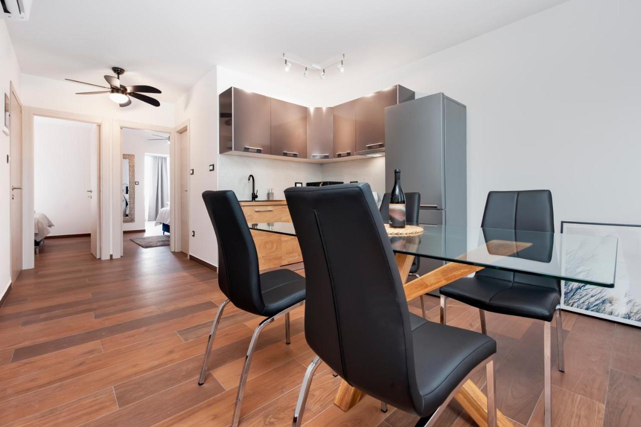 Apartments Sanja-New Renovated روفينج المظهر الخارجي الصورة