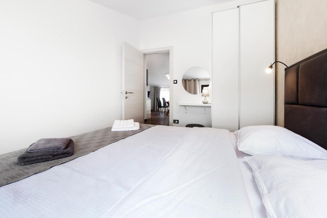 Apartments Sanja-New Renovated روفينج المظهر الخارجي الصورة